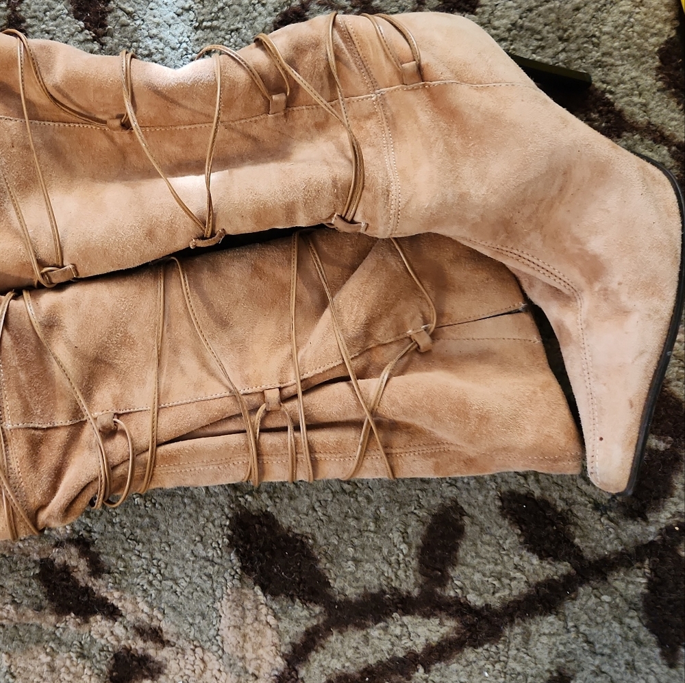 Signature Women's Stilettos Sz 9